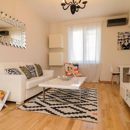 Rise & Shine Sofia Luxury Apartment By Flat Mаnager 외부 사진