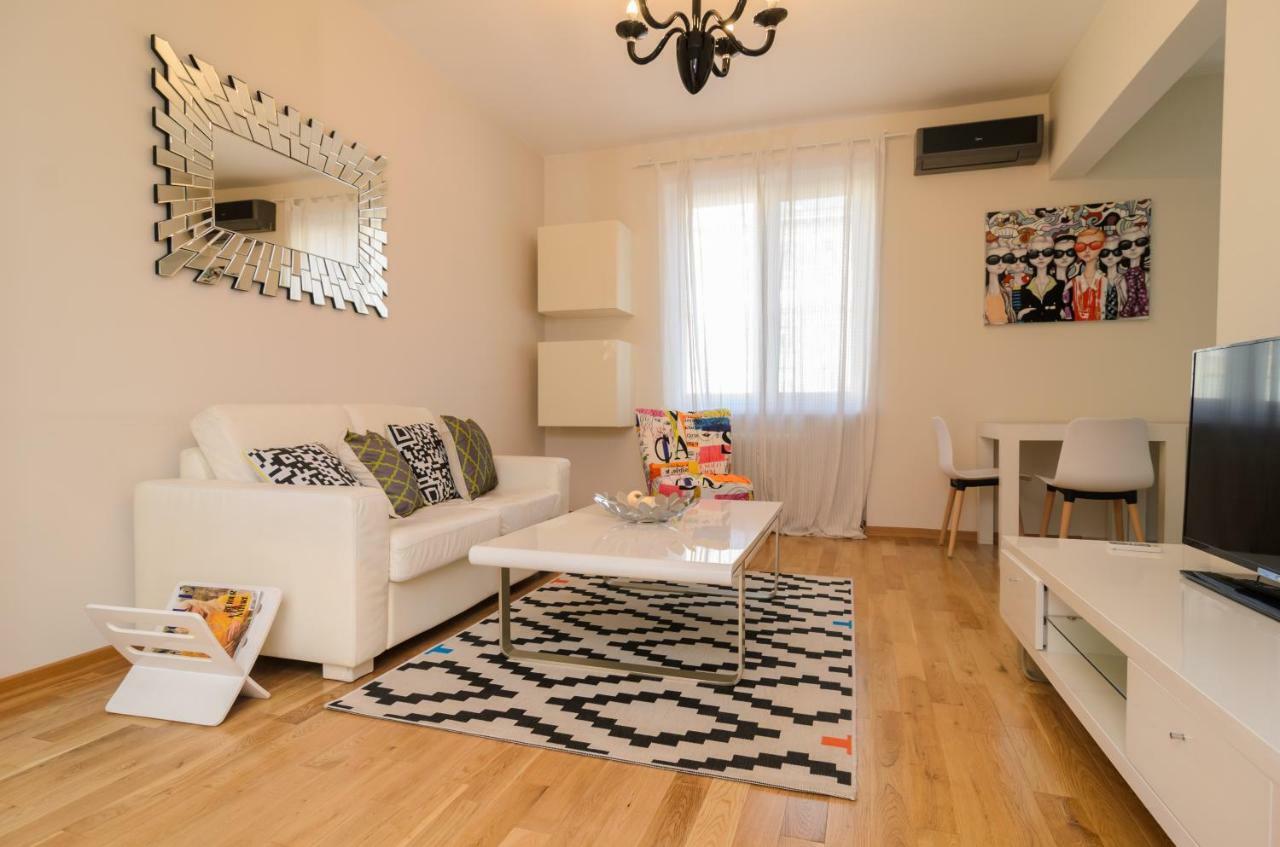 Rise & Shine Sofia Luxury Apartment By Flat Mаnager 외부 사진