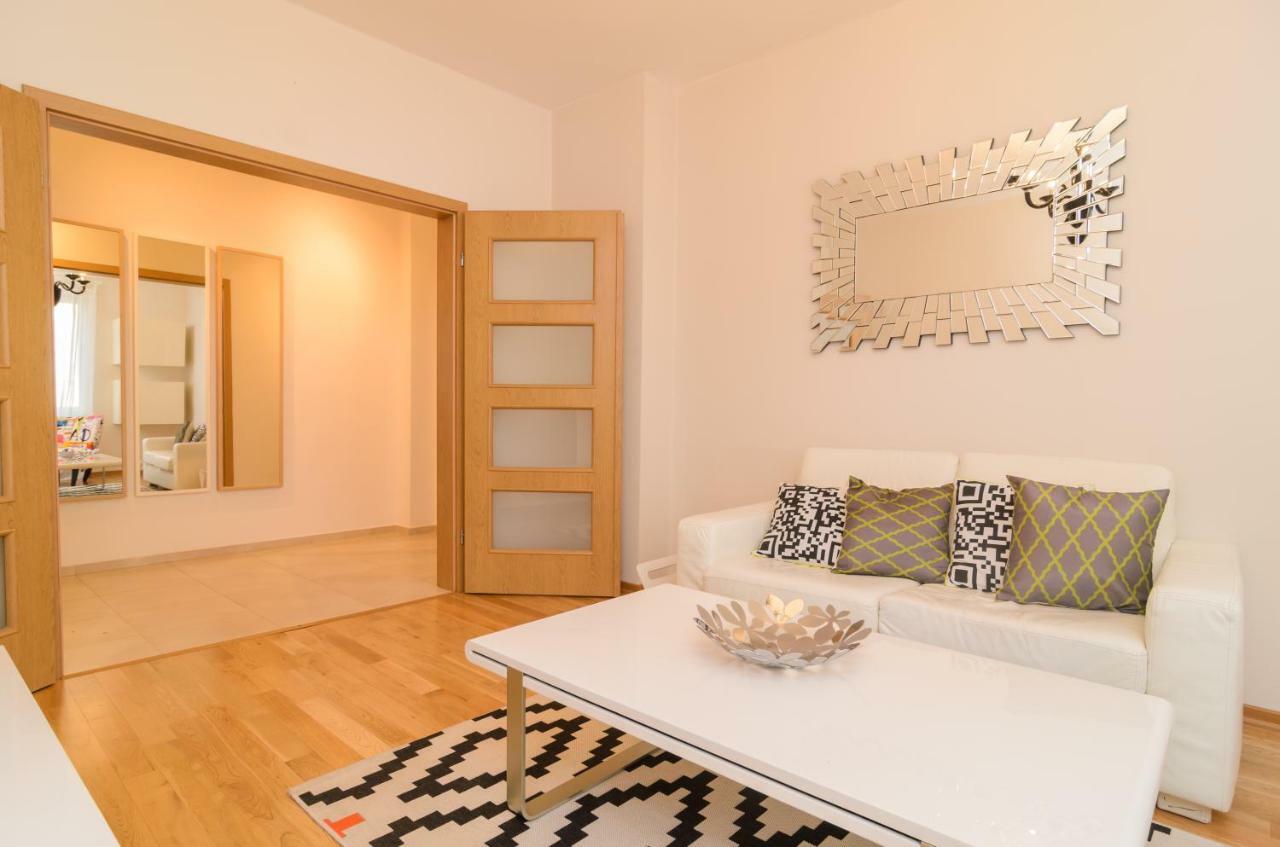 Rise & Shine Sofia Luxury Apartment By Flat Mаnager 외부 사진