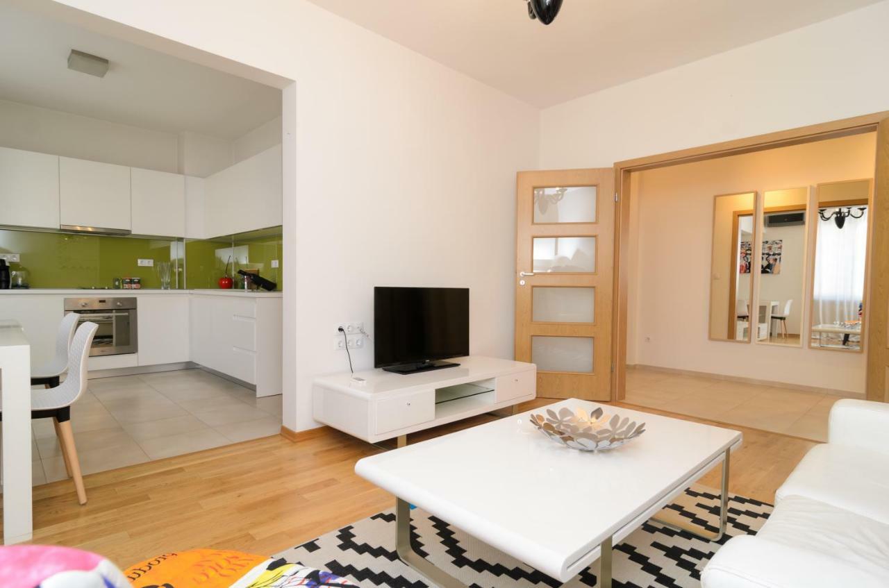 Rise & Shine Sofia Luxury Apartment By Flat Mаnager 외부 사진